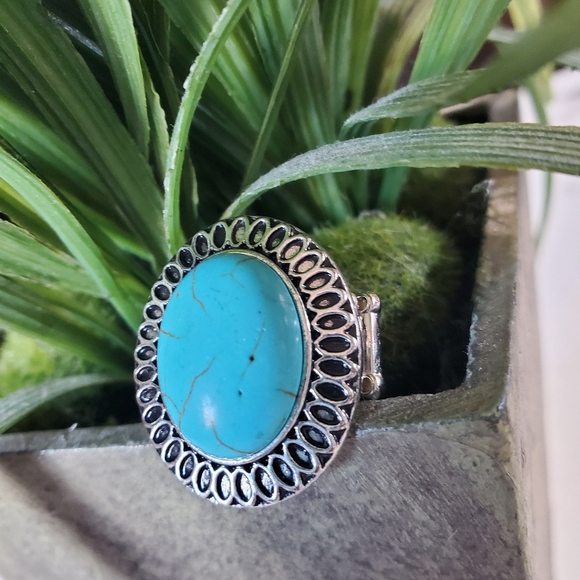 Silver Tone & Turquoise Stretch Band Ring 💥3 for $24💥 - Picture 15 of 17